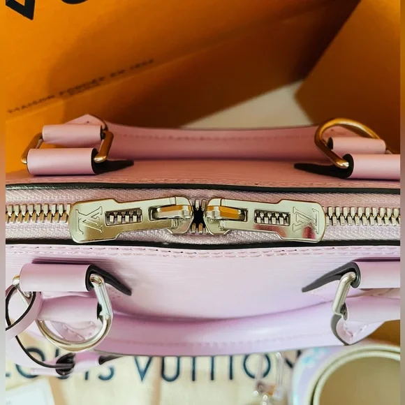NWT Louis Vuitton Alma Bb Light Pink M22620 with Dust Bags, Box and Shopping Bag - Picture 3 of 16